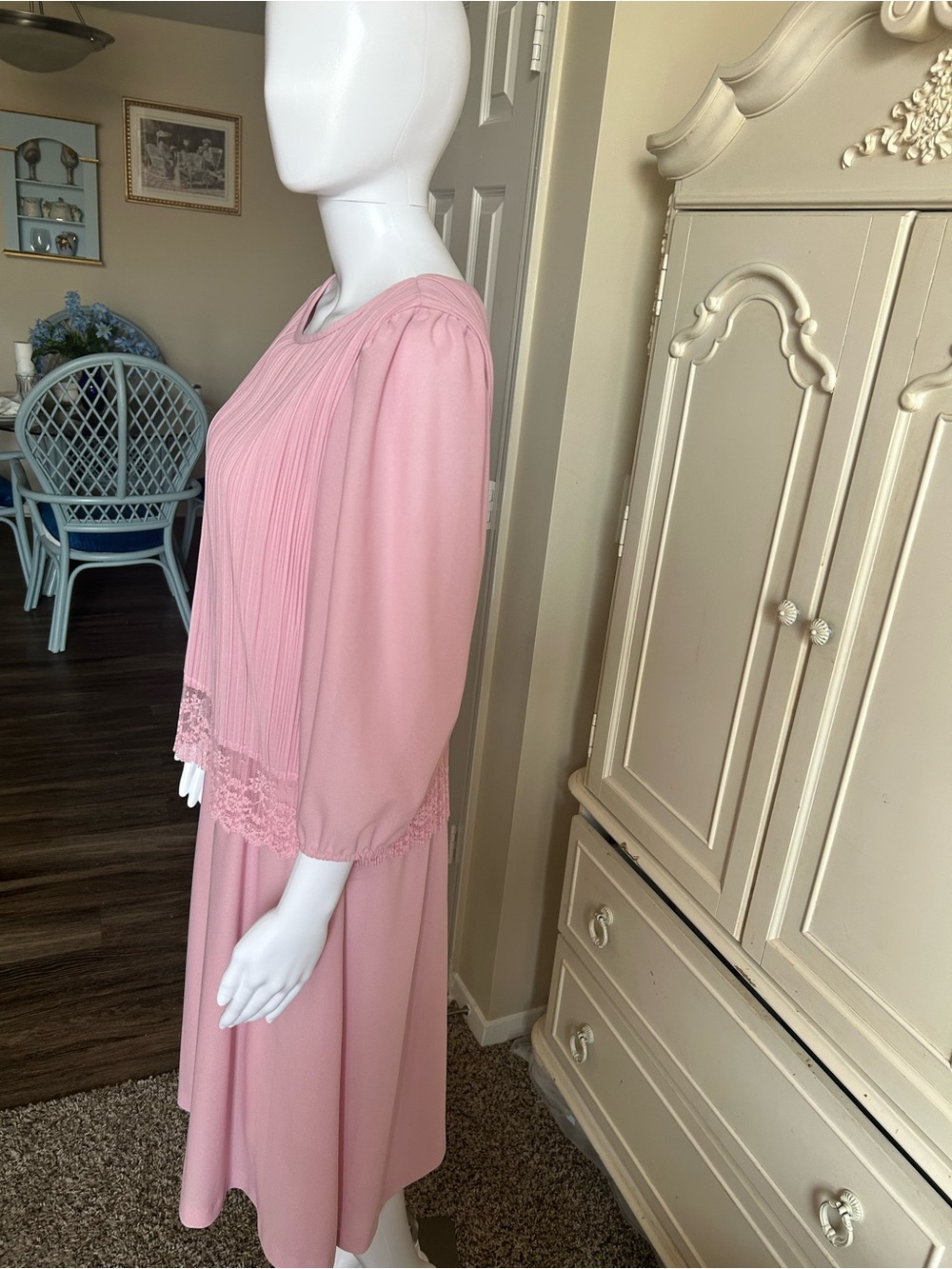 Vtg Pink Pleated Lace Hem Dress - Picture 4 of 5
